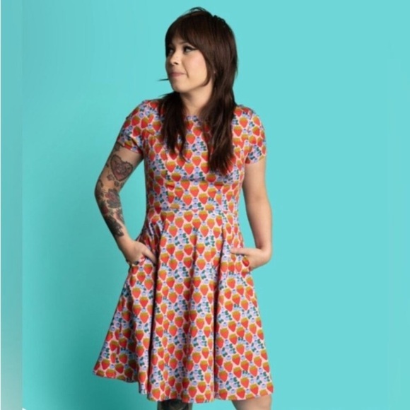 Retro Style Circle Skirt Dress Strawberry Blueberry Print Size 1X Vintage Pin Up - Picture 1 of 14